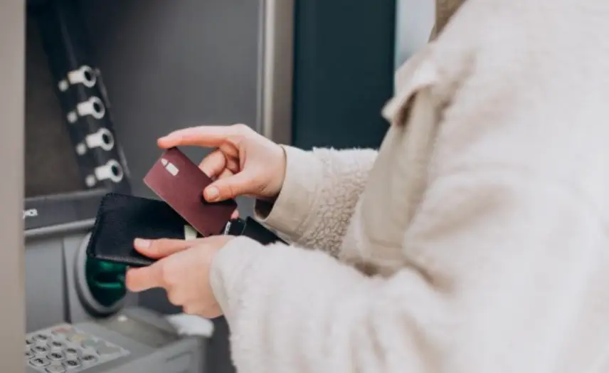 обзор Мошенничество при снятии наличных